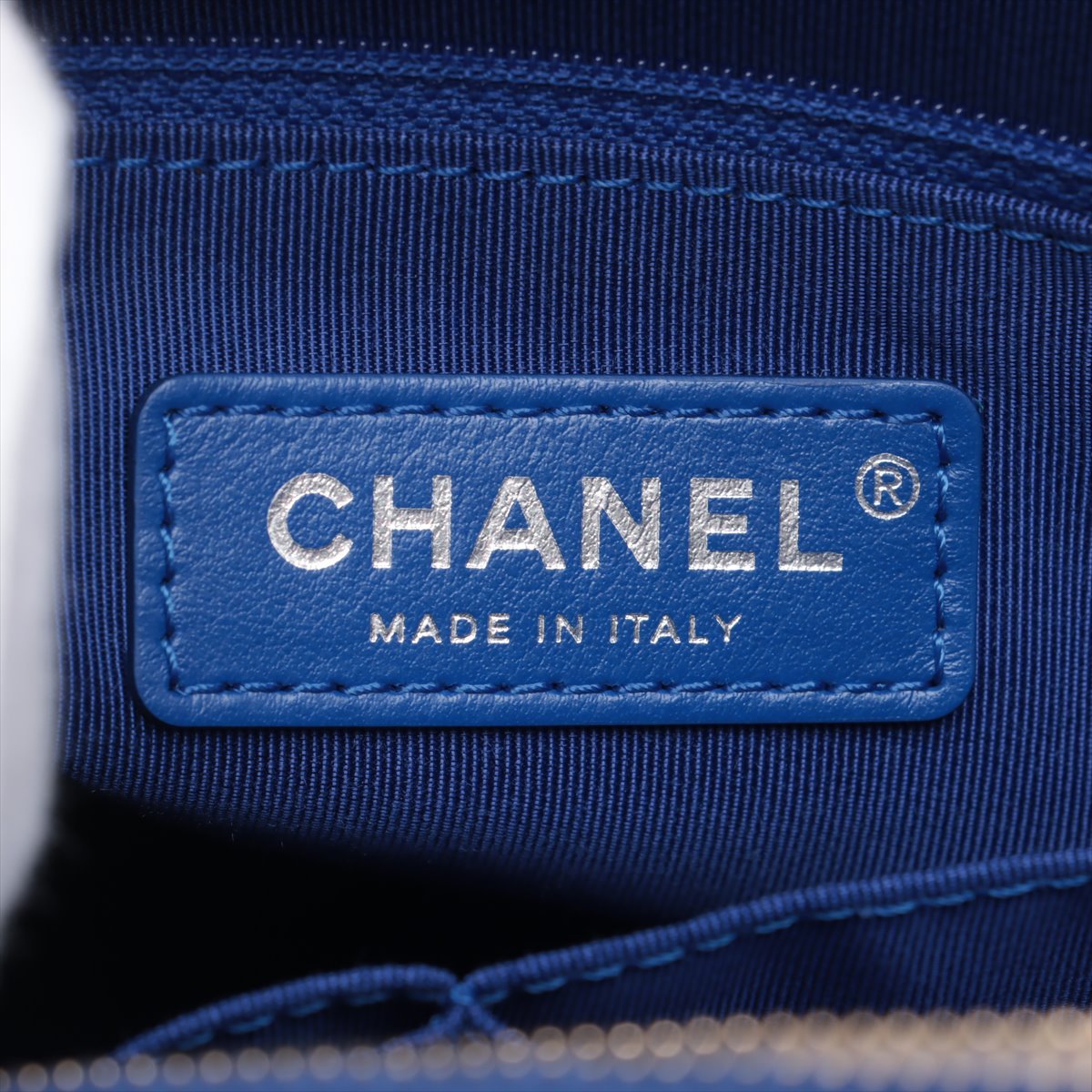 Second hand Chanel Gabrielle Medium Lambskin Leather Matelassè Shoulder Bag Tweed Blue - Tabita Bags