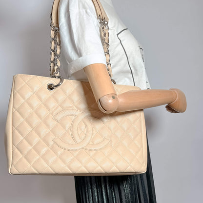 Second hand Chanel GST Quilted Caviar Leather Shopper Bag Beige - Tabita Bags