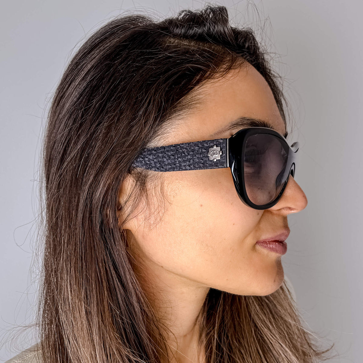 Second hand Chanel Lunettes Acetate & Tweed Sunglasses Black - Tabita Bags