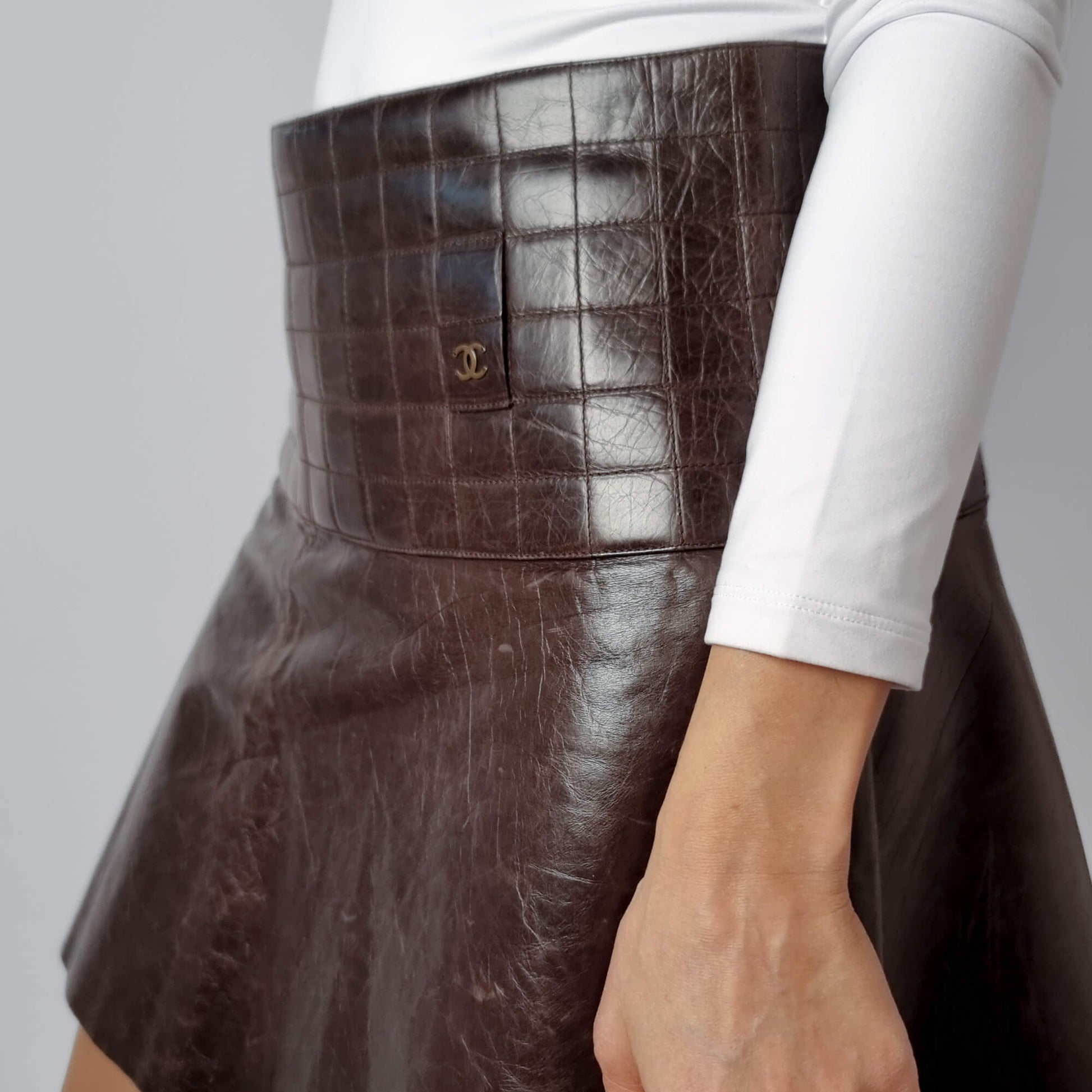 Second hand Chanel Mini Leather Skirt Brown - Tabita Bags