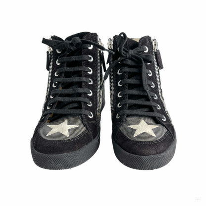 Second hand Chanel Paris Dallas Canvas Sneakers 38 Stars and CC LOGO Black & White - Tabita Bags