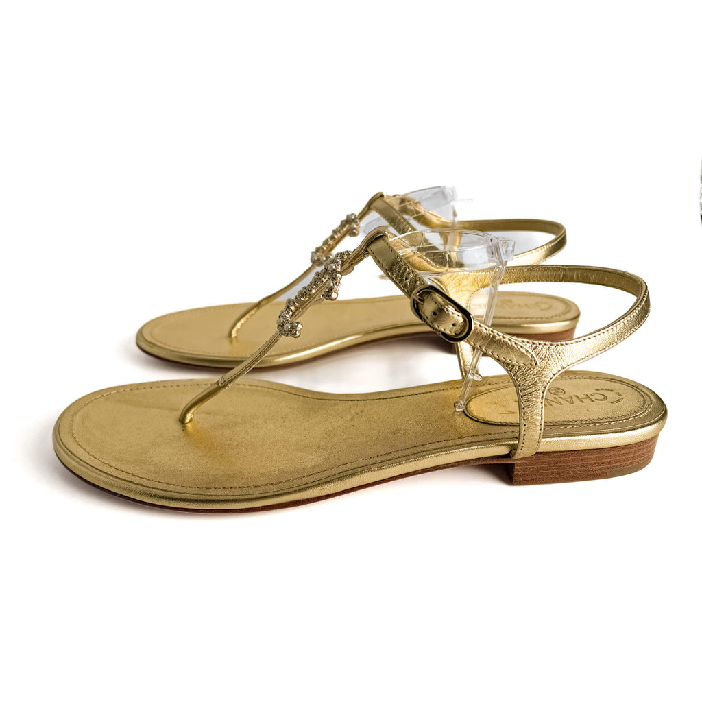 Second hand Chanel T - strap Tong Leather Sandals Gold - Tabita Bags