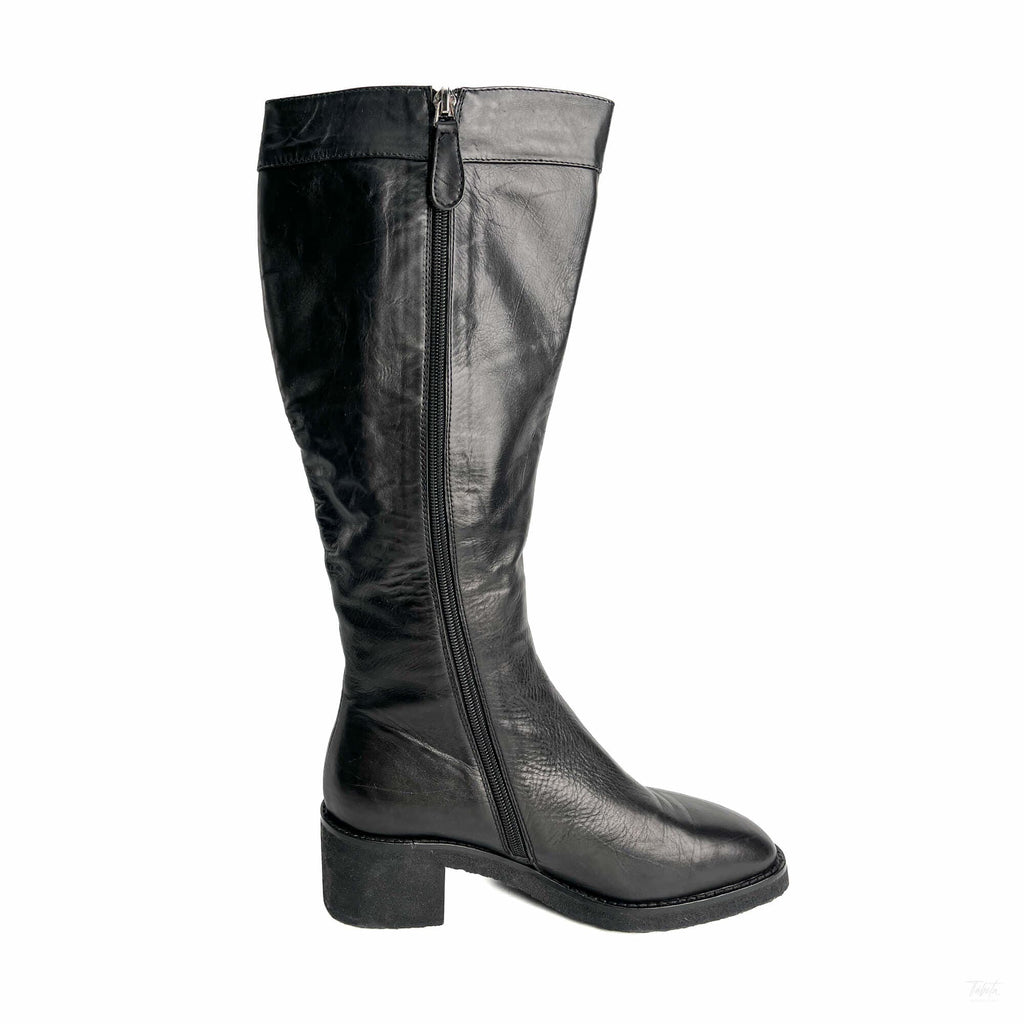 Second hand Chanel Turnlock Leather Flat Boots 39 Black - Tabita Bags