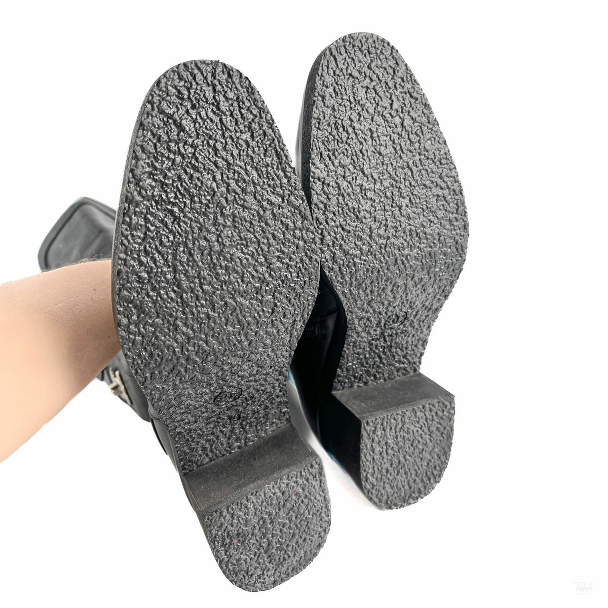 Second hand Chanel Turnlock Leather Flat Boots 39 Black - Tabita Bags