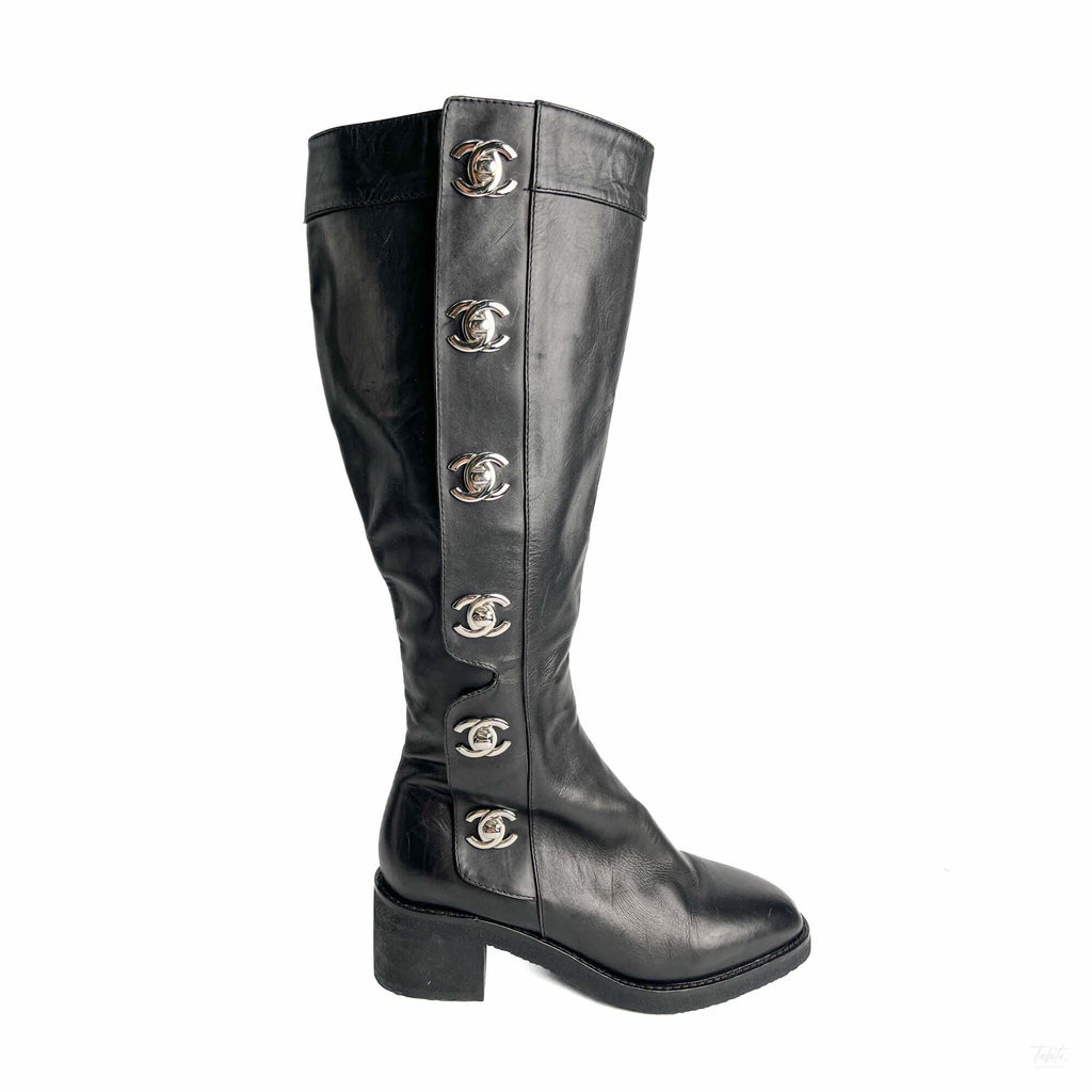 Second hand Chanel Turnlock Leather Flat Boots 39 Black - Tabita Bags