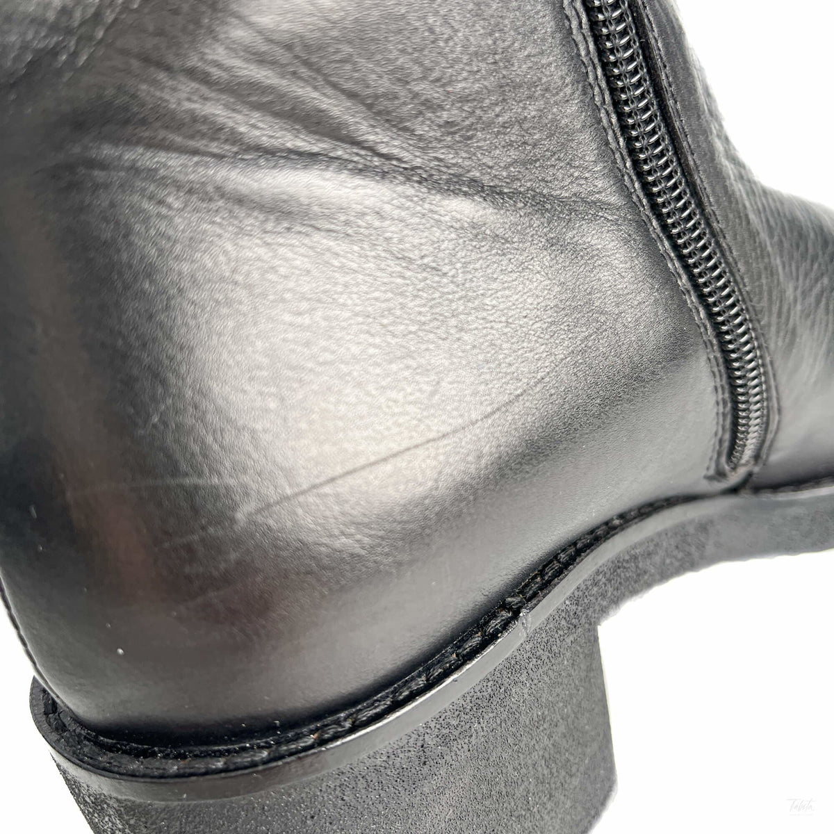 Second hand Chanel Turnlock Leather Flat Boots 39 Black - Tabita Bags