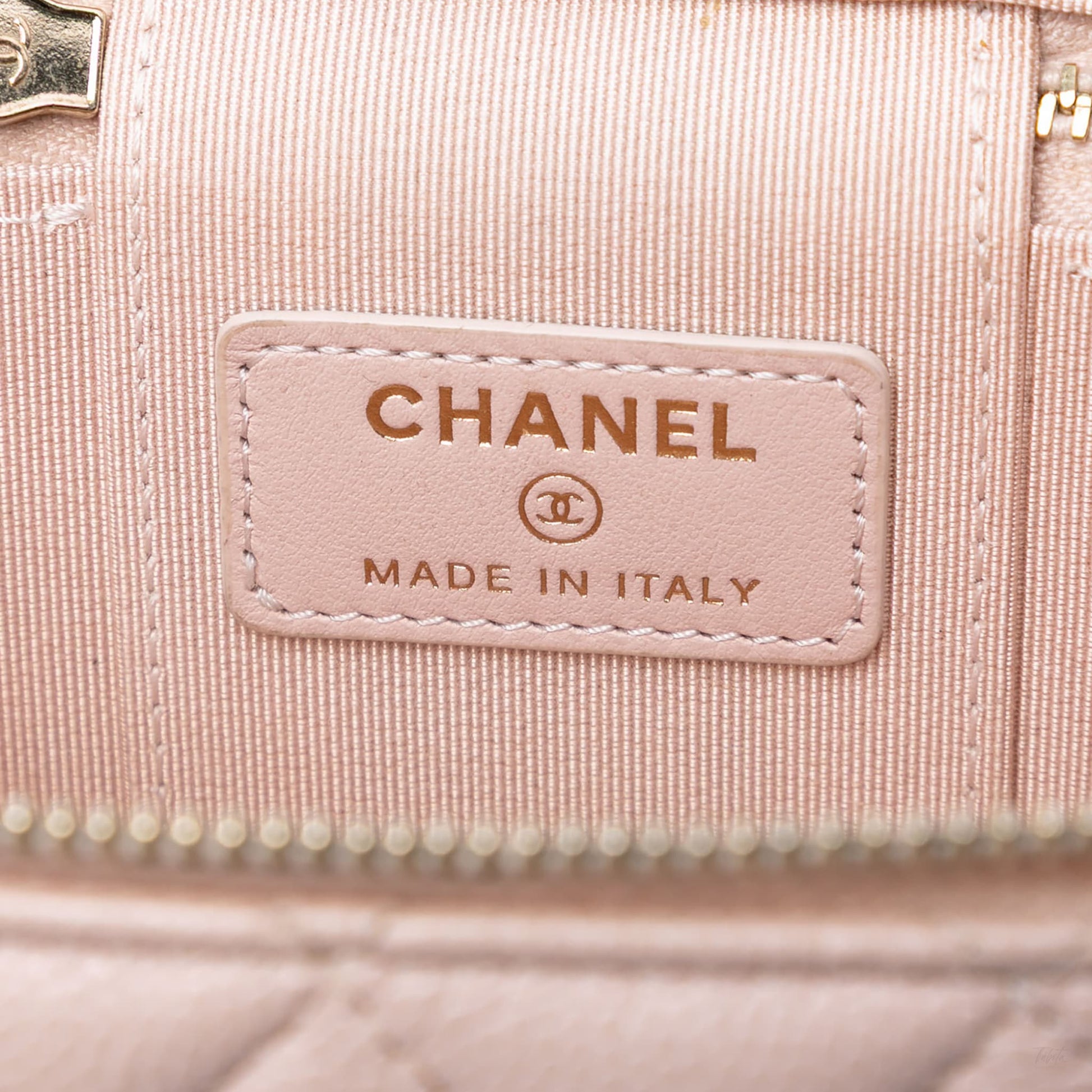 Second hand Chanel Vanity Case Mini Caviar Leather Pearl Charm Quilted Handbag Pink - Tabita Bags