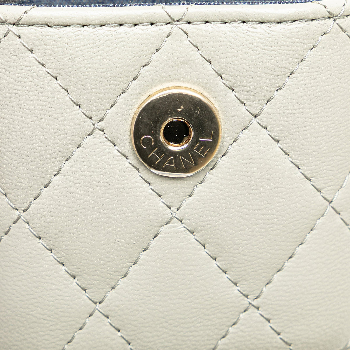 Second hand Chanel Vanity Case Mini Lambskin Leather Elegant Chain Quilted Crossbody Grey - Tabita Bags