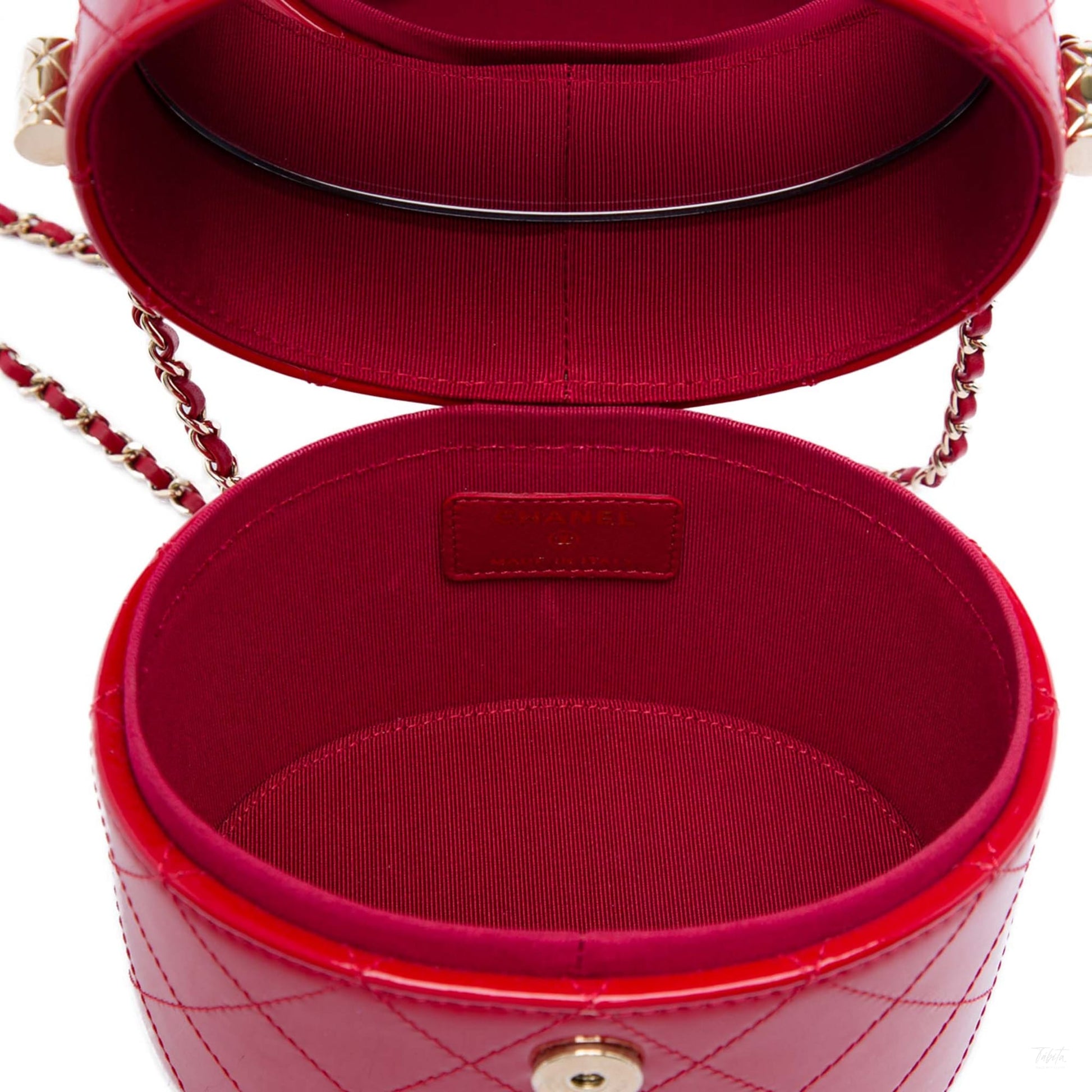 Second hand Chanel Vanity Case Patent Leather Round Quilted With Chain Handbag Red - Tabita Bags