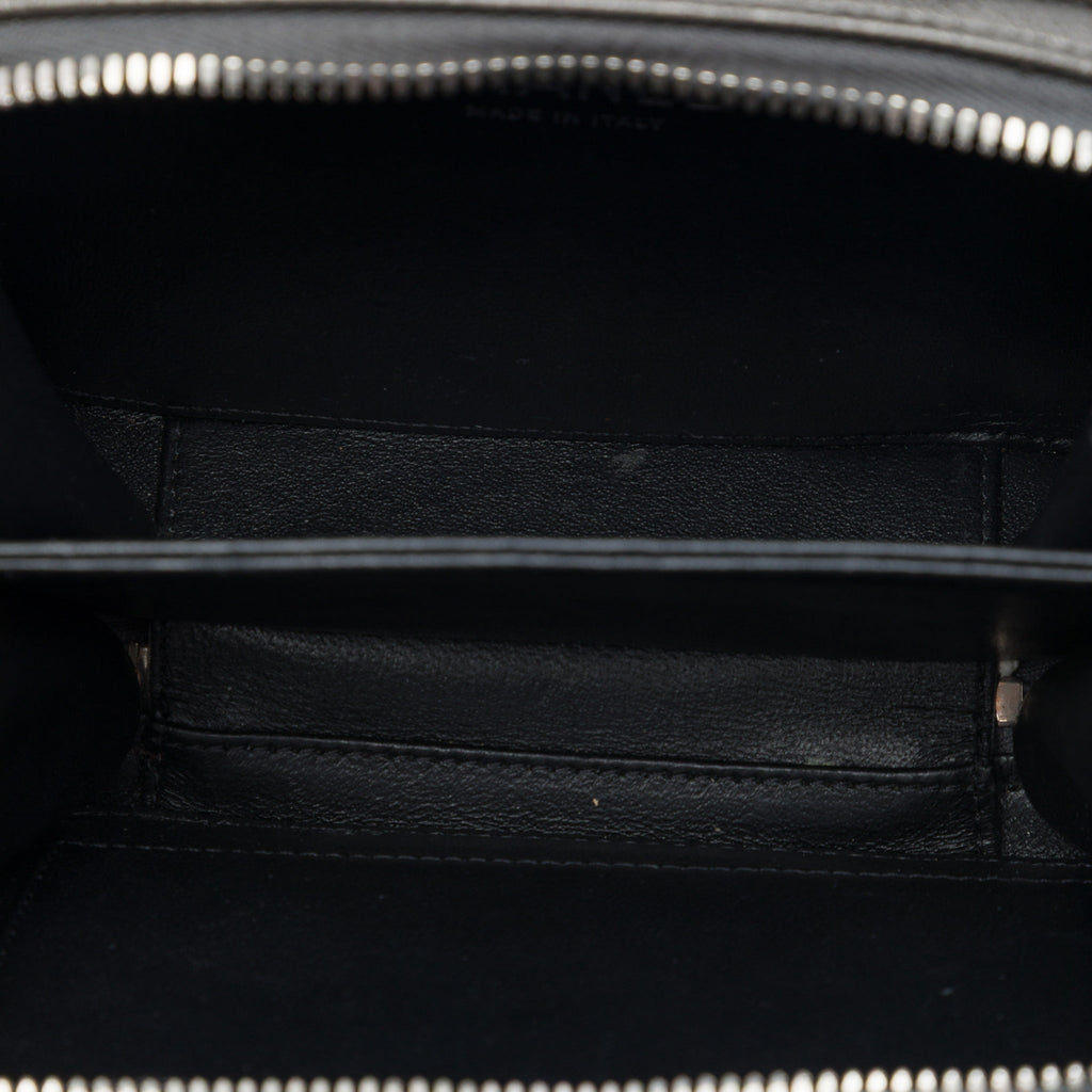 Second hand Chanel Vanity Case Small Caviar Leather CC Filigree Quilted Camera Crossbody Grey - Tabita Bags