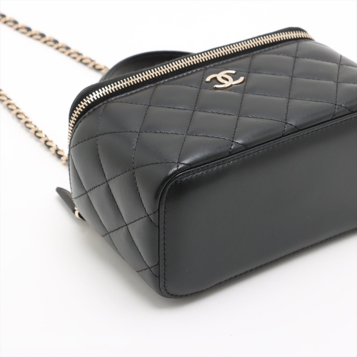 Second hand Chanel Vanity Case Small Lambskin Leather Quilted with Chain Handbag Black - Tabita Bags