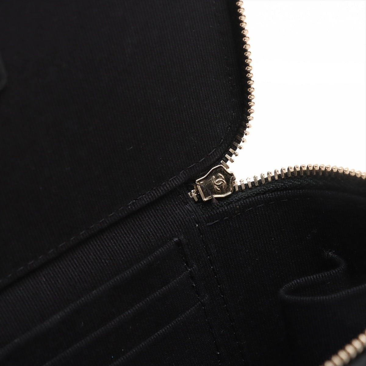 Second hand Chanel Vanity Case Small Lambskin Leather Quilted with Chain Handbag Black - Tabita Bags
