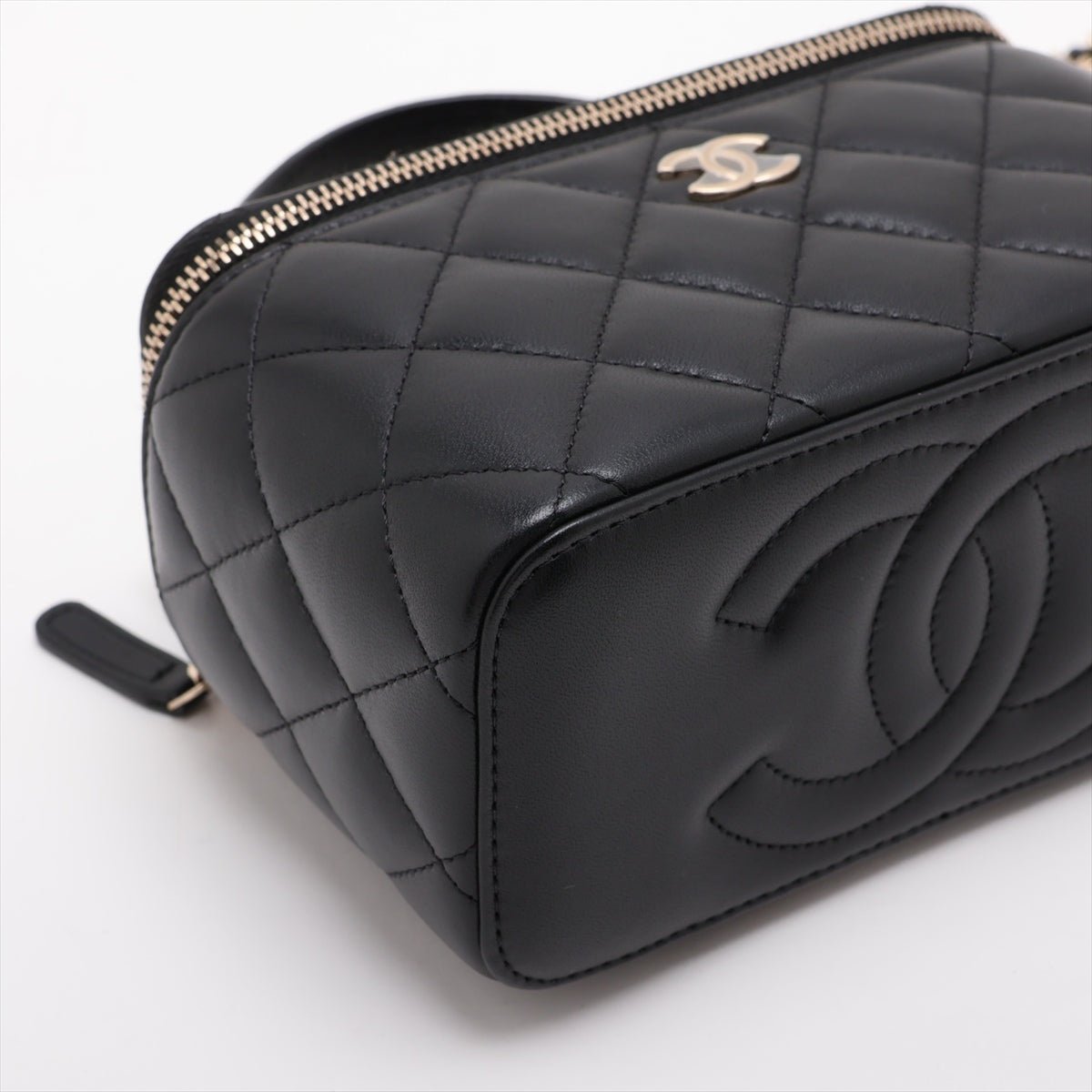 Second hand Chanel Vanity Case Small Lambskin Leather Quilted with Chain Handbag Black - Tabita Bags