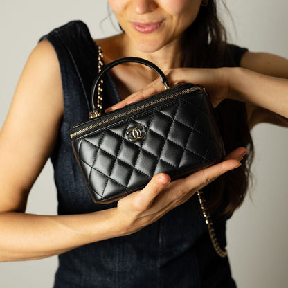 Second hand Chanel Vanity Case Small Lambskin Leather Quilted with Chain Handbag Black - Tabita Bags