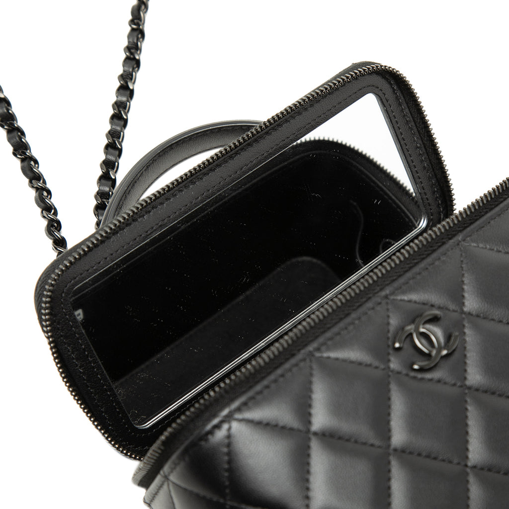 Second hand Chanel Vanity Case Small Lambskin Leather So Black Quilted with Chain Handbag Black - Tabita Bags