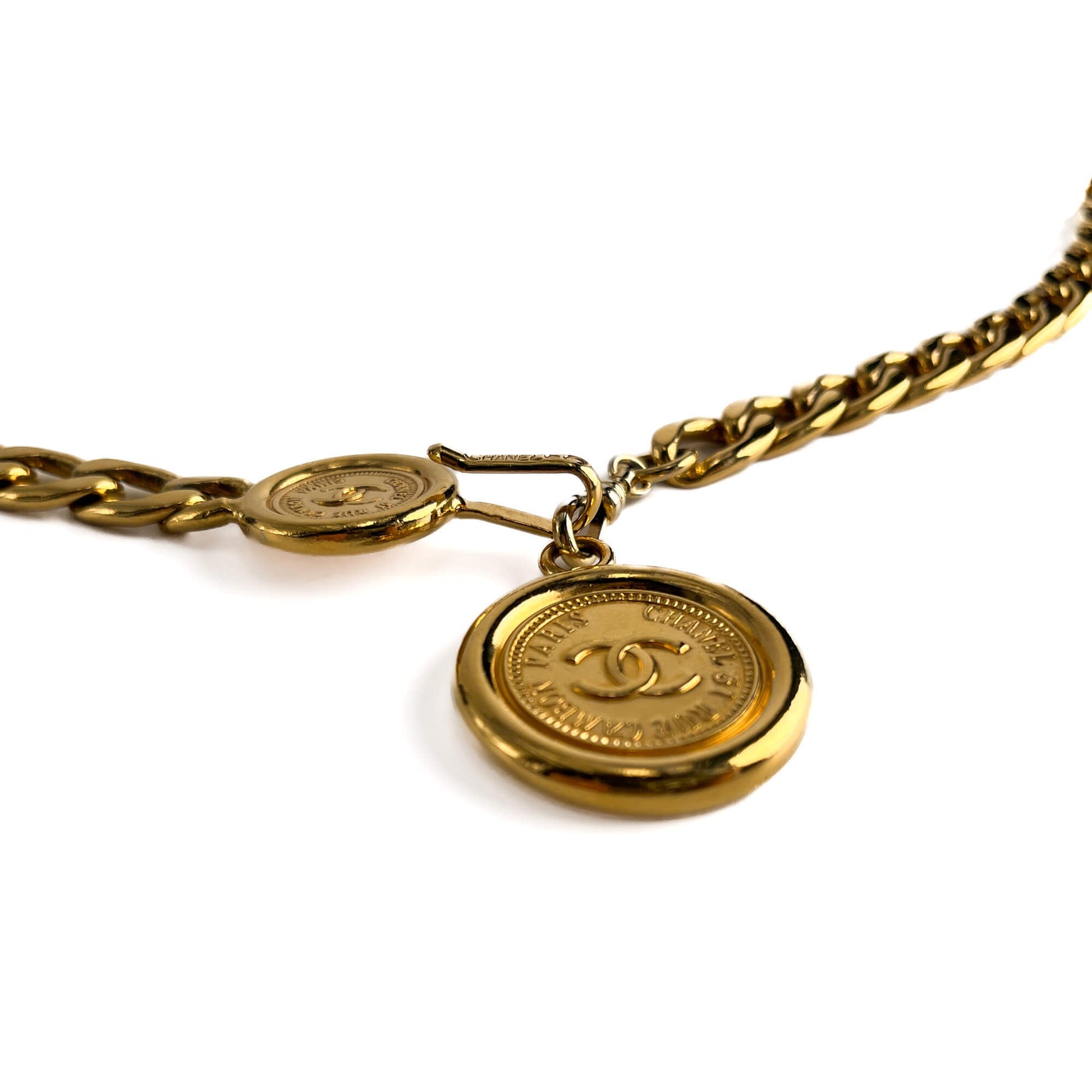 Second hand Chanel Vintage Medallion Metal Reversible Chain Belt 75 Gold - Tabita Bags