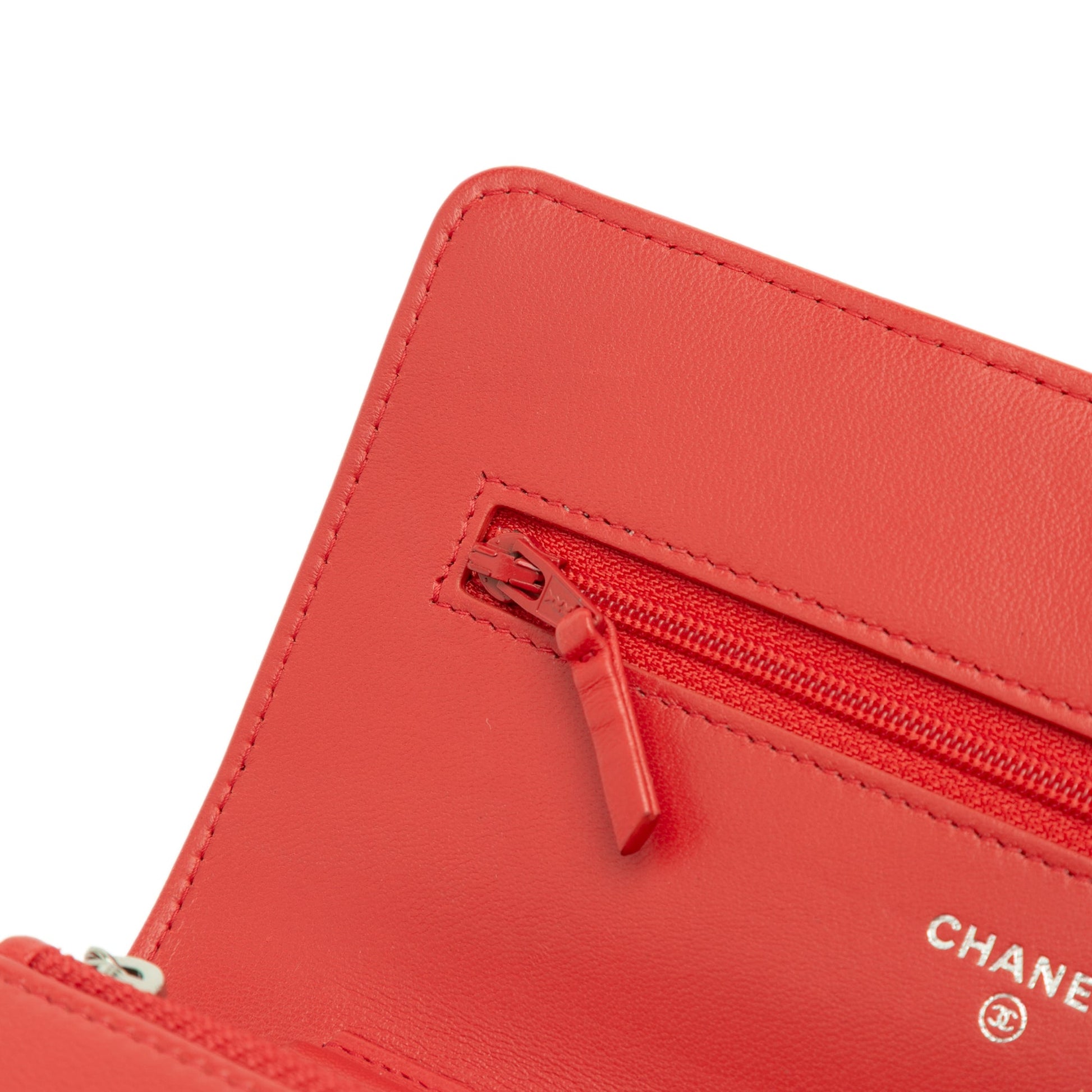 Second hand Chanel WOC Quilted Lambskin Leather 2 - Ways Flap Crossbody Red - Tabita Bags