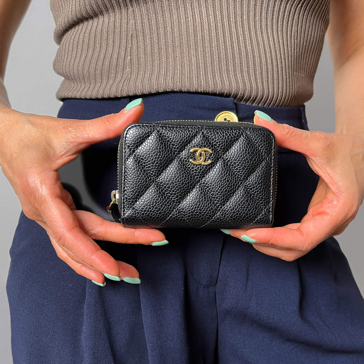 Second hand Chanel Zip Coin Purse Caviar Leather Black - Tabita Bags