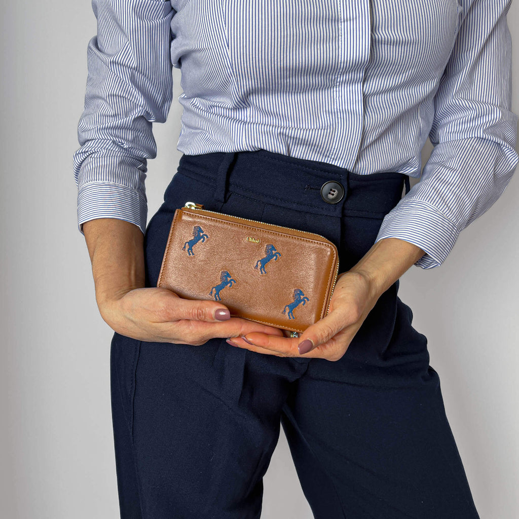 Second hand Chloé Little Horses Embroidered Medium Calfskin Leather Cards Holder Brown - Tabita Bags