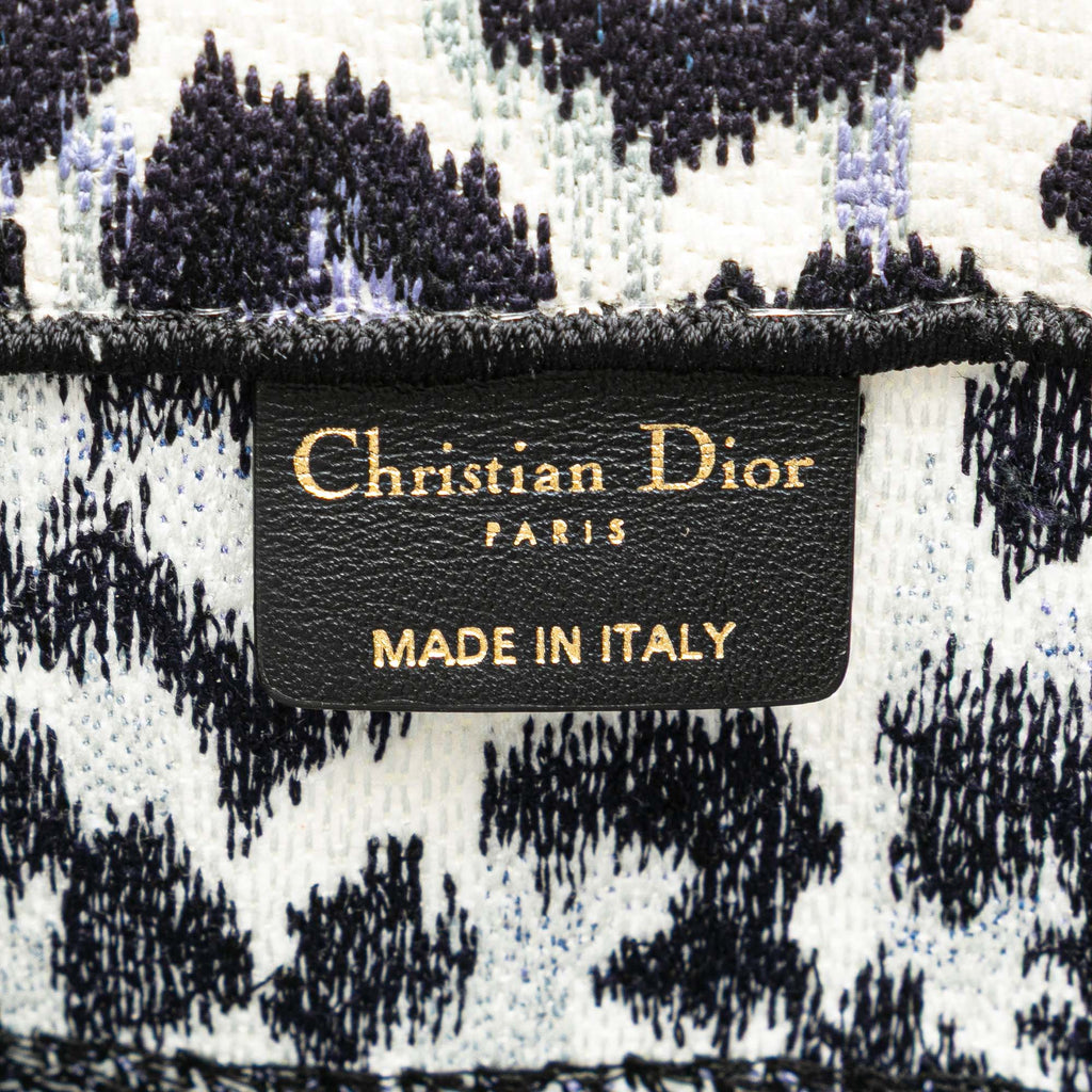 Second hand Dior Book Tote Medium Canvas Embroidery Handbag Mizza - Tabita Bags