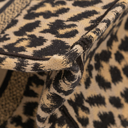 Second hand Dior Book Tote Medium Canvas Embroidery Handbag Mizza Leopard - Tabita Bags
