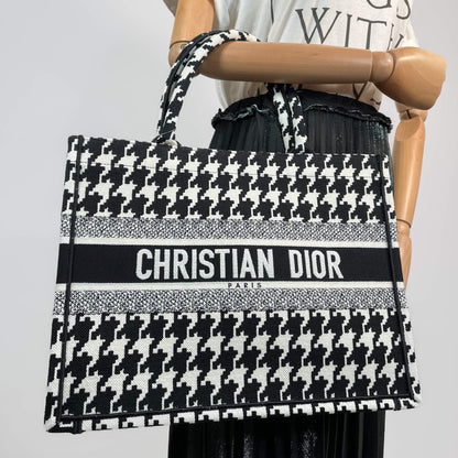 Second hand Dior Book Tote Medium Embroidery Canvas Bag Macro Pied - de - Poule Black & White - Tabita Bags