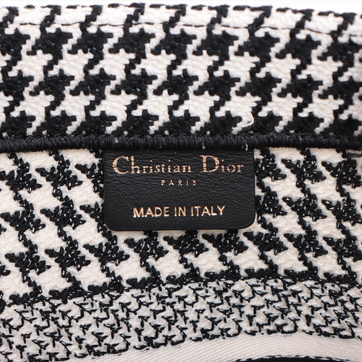 Second hand Dior Book Tote Medium Embroidery Canvas Bag Macro Pied - de - Poule Black & White - Tabita Bags