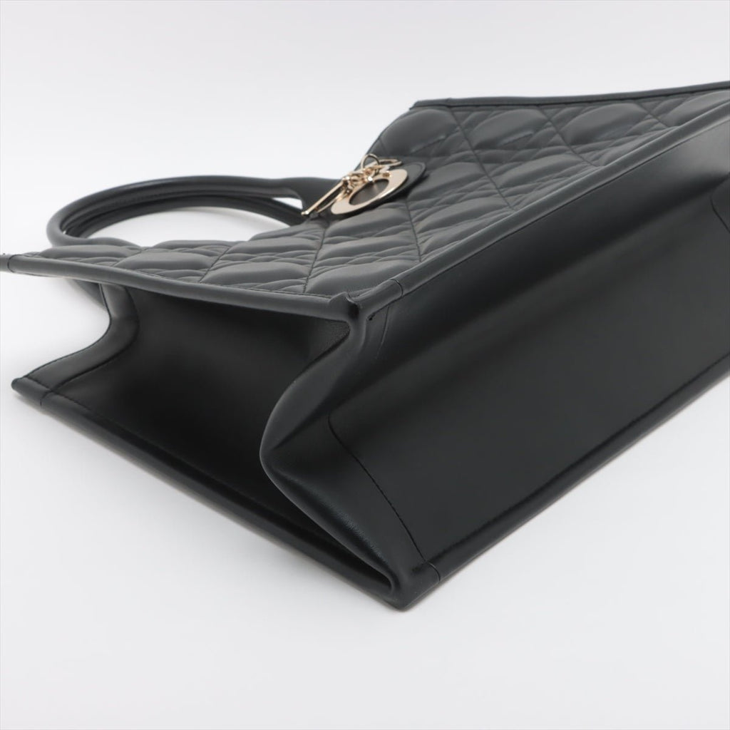 Second hand Dior Book Tote Medium Leather Macrocannage Handbag Black - Tabita Bags