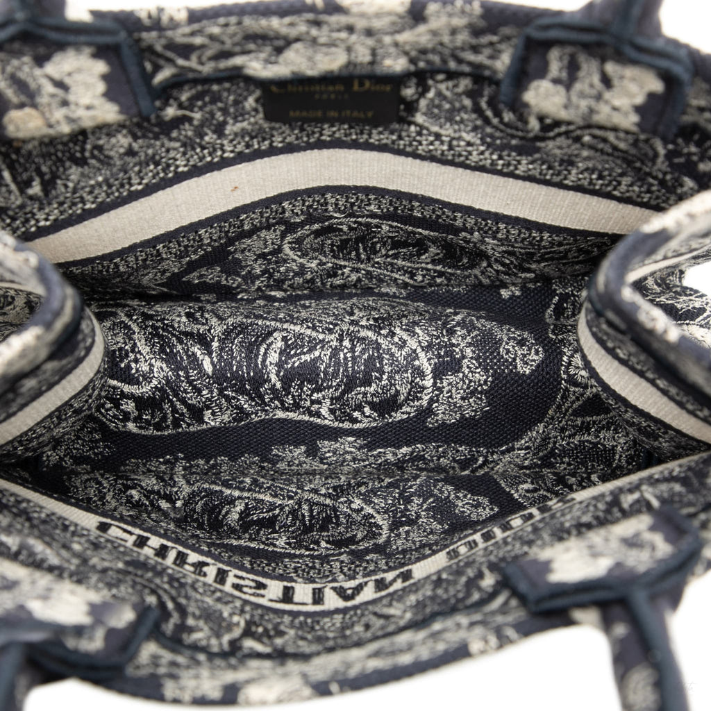 Second hand Dior Book Tote Small Embroidery Canvas Tote Bag Dioriviera Toile De Jouy Blue - Tabita Bags