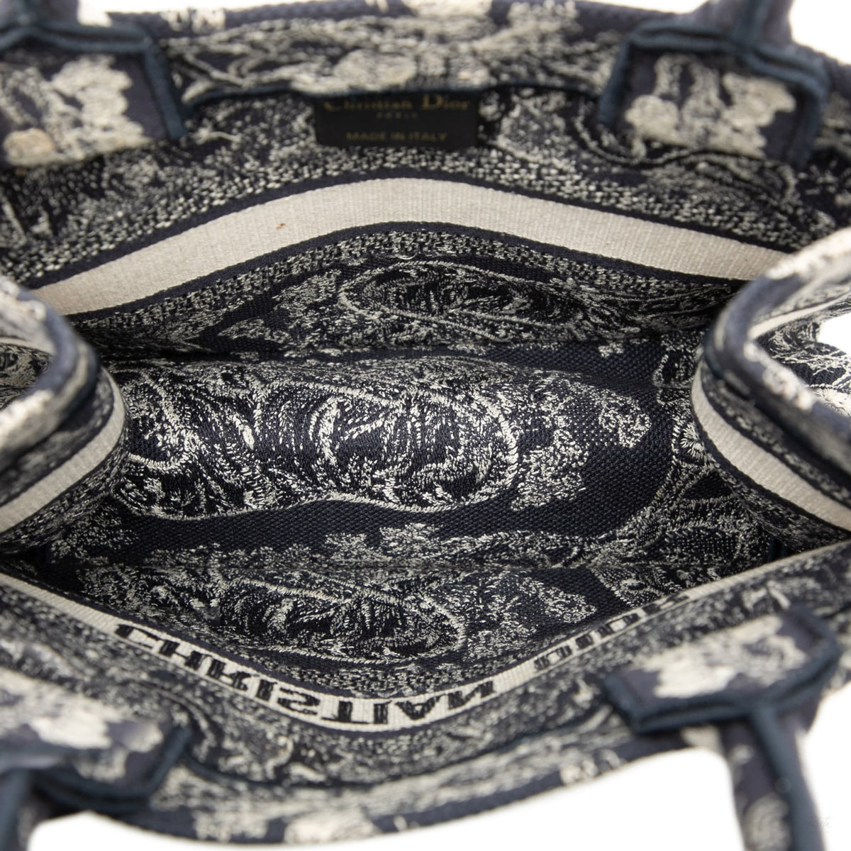 Second hand Dior Book Tote Small Embroidery Canvas Tote Bag Dioriviera Toile De Jouy Blue - Tabita Bags