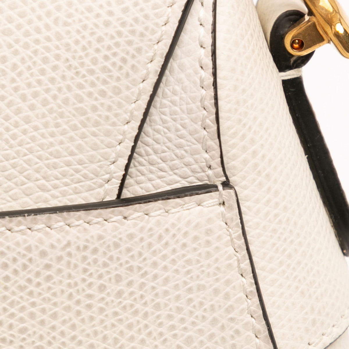 Second hand Dior Saddle Grained Calfskin Leather No Strap Handbag White - Tabita Bags