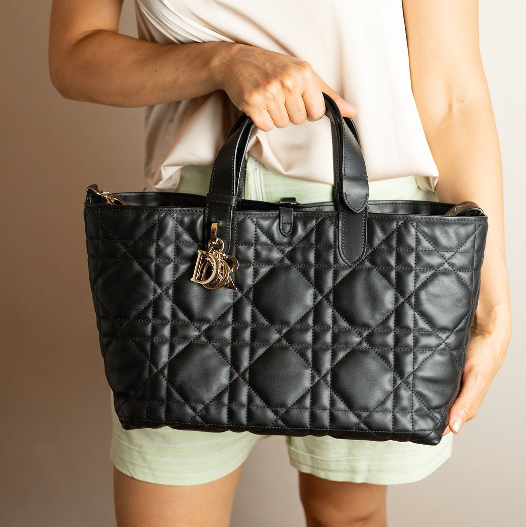 Second hand Dior Toujours Medium Calfskin Leather Macrocannage Pouch Tote Handbag Black - Tabita Bags