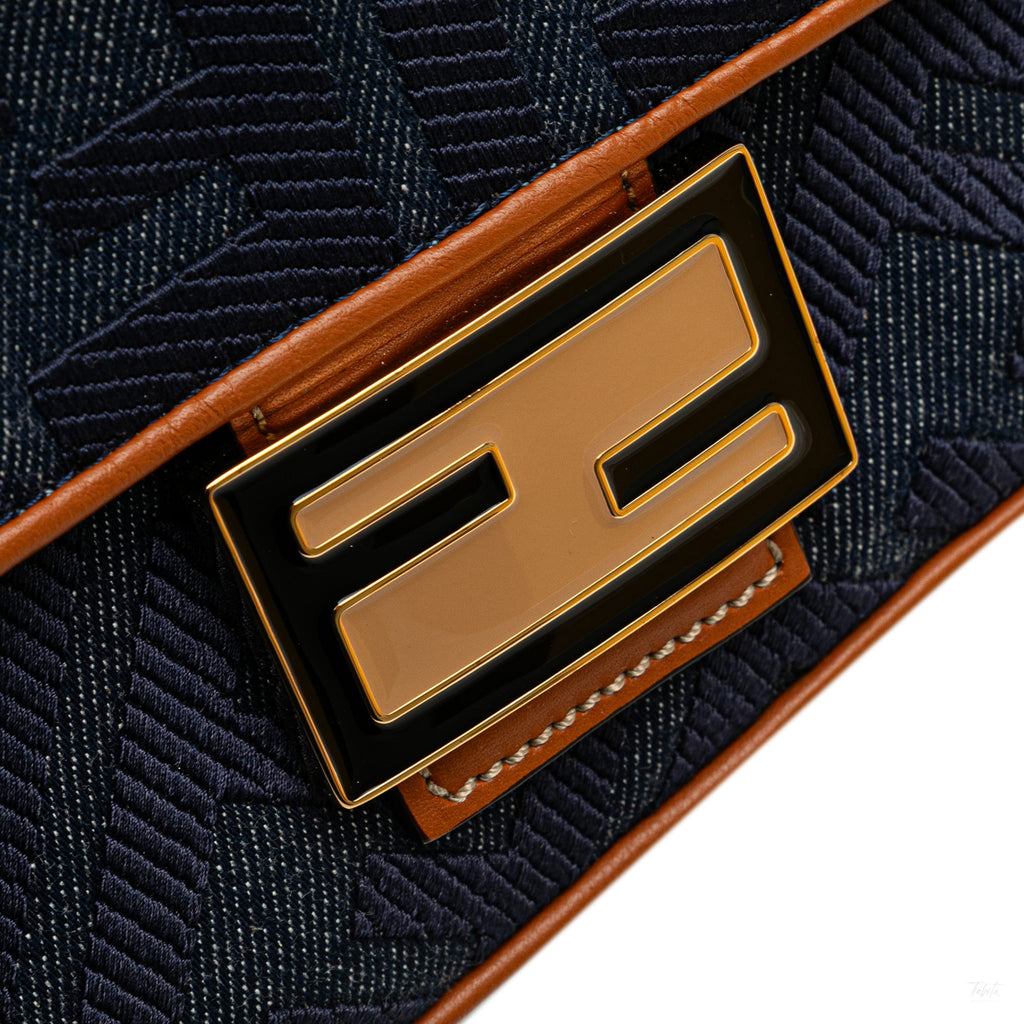 Second hand Fendi Baguette Medium FF Tridimensional Fabric 2 - Ways Baguette Handbag Blue - Tabita Bags