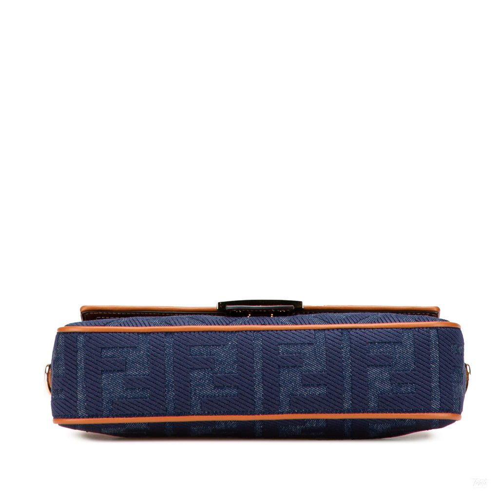 Second hand Fendi Baguette Medium FF Tridimensional Fabric 2 - Ways Baguette Handbag Blue - Tabita Bags