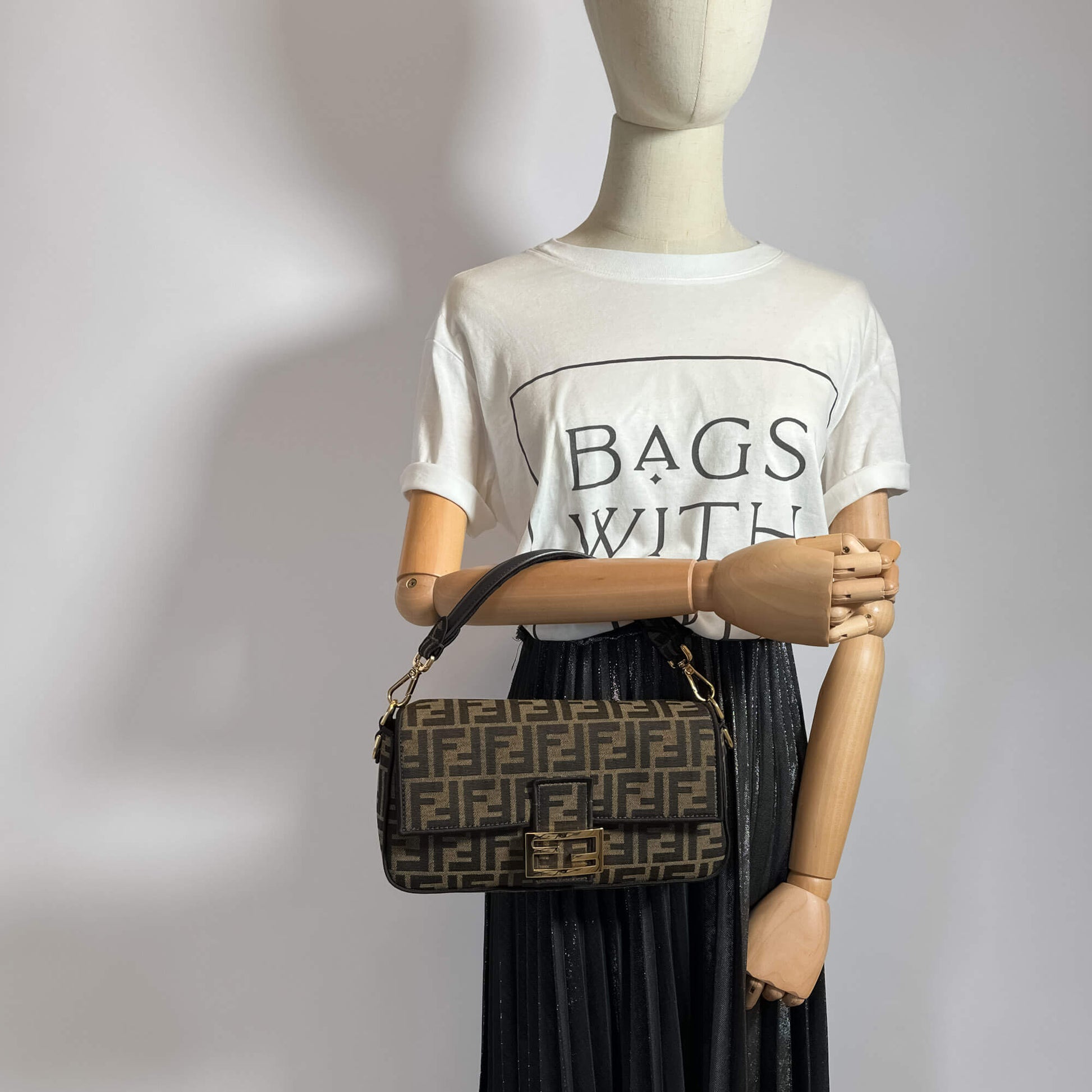 Second hand Fendi Baguette Medium FF Tridimensional Jacquard Fabric 2-Ways Baguette Bag Brown - Tabita Bags