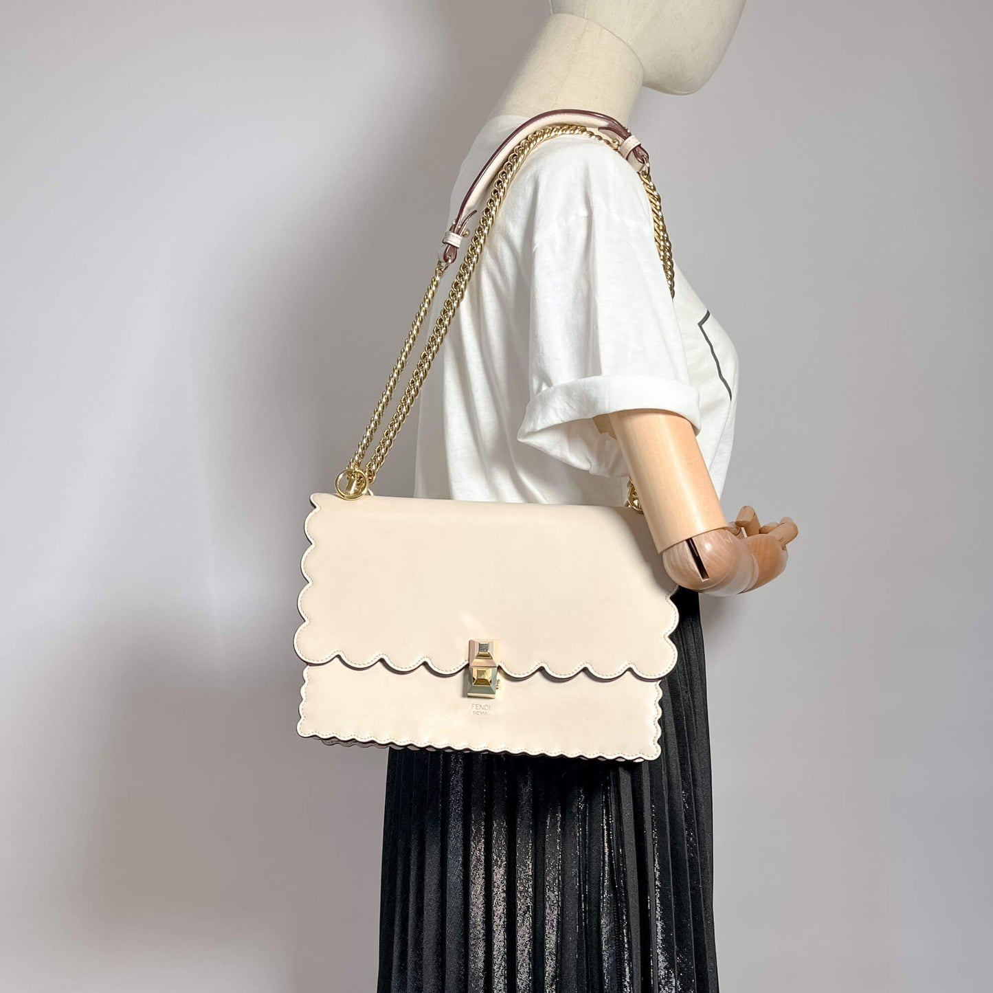 Second hand Fendi Kan I CalfSkin Leather Top-handle Bag Beige - Tabita Bags