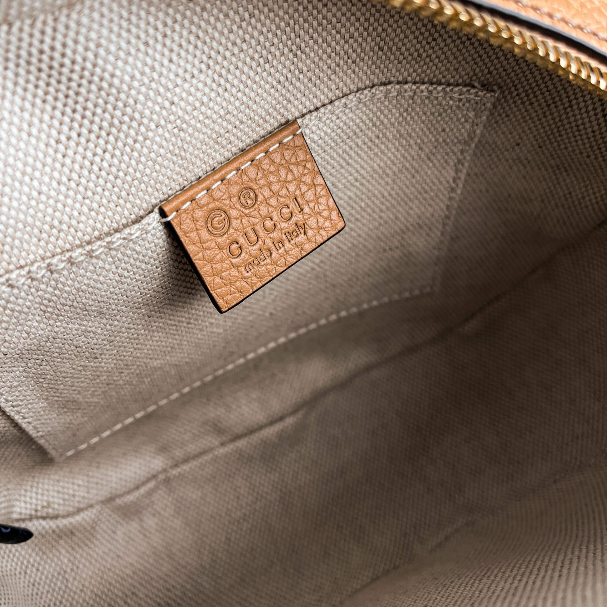 Second hand Gucci Disco Soho Leather Oval Camera Crossbody Dark Beige - Tabita Bags