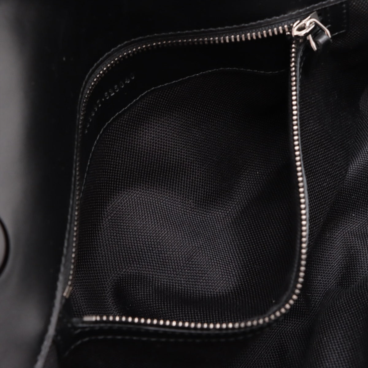 Second hand Gucci GG Marmont Small Chevron Leather Flap Bag Black - Tabita Bags