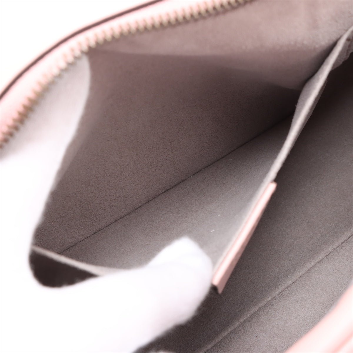 Second hand Gucci GG Marmont Small Matelassé Leather Camera Bag Pink - Tabita Bags