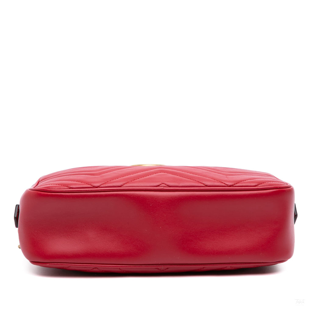 Second hand Gucci GG Marmont Small Matelassé Leather Camera Bag Red - Tabita Bags