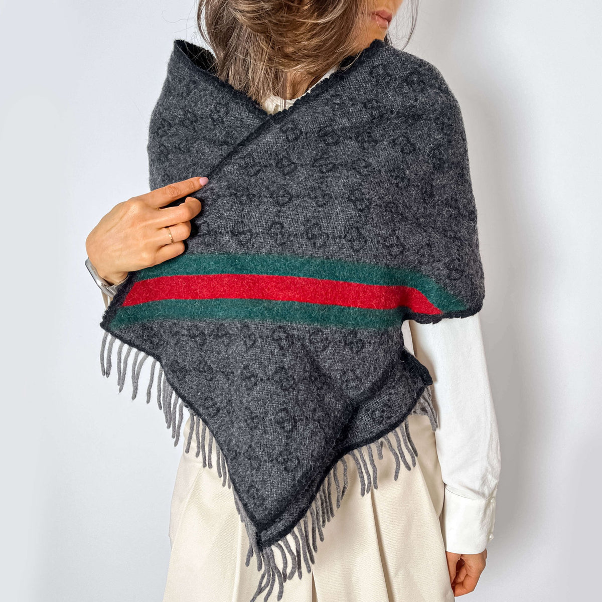 Second hand Gucci GG Striped GG Wool & Alpaca Scarve Grey - Tabita Bags