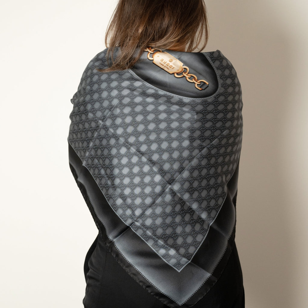 Second hand Gucci Guccissima Silk Foulard Grey - Tabita Bags