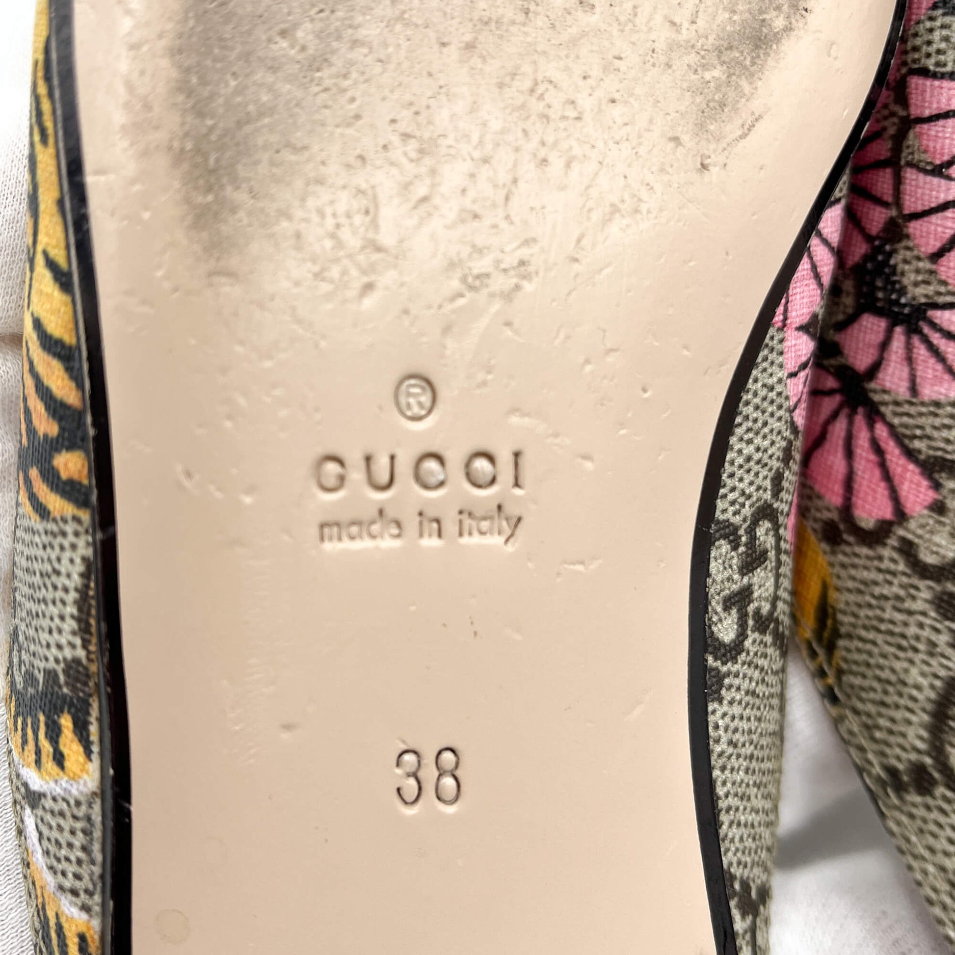 Second hand Gucci Princetown Canvas Flat Slippers 38 GG Supreme Tiger & Floral Print - Tabita Bags