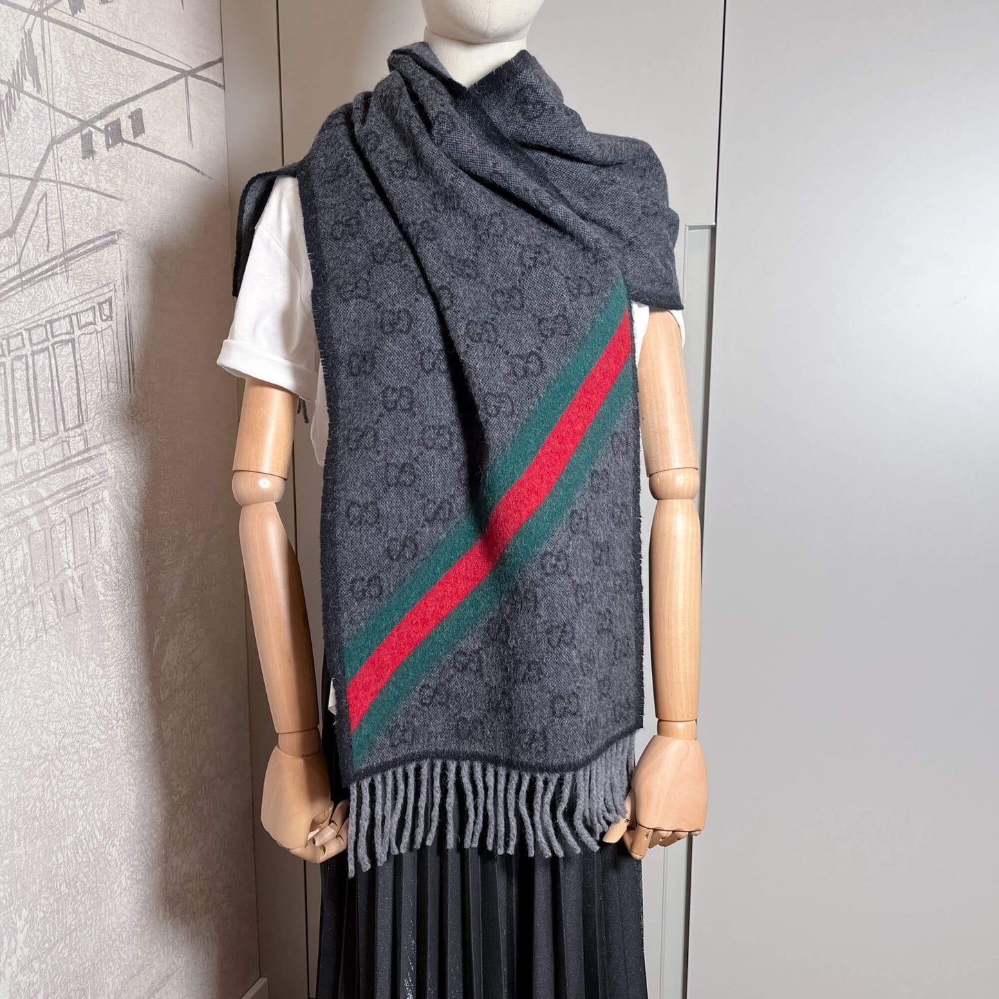 Second hand Gucci Scarve 190X37 GG Wool Stripe Grey - Tabita Bags