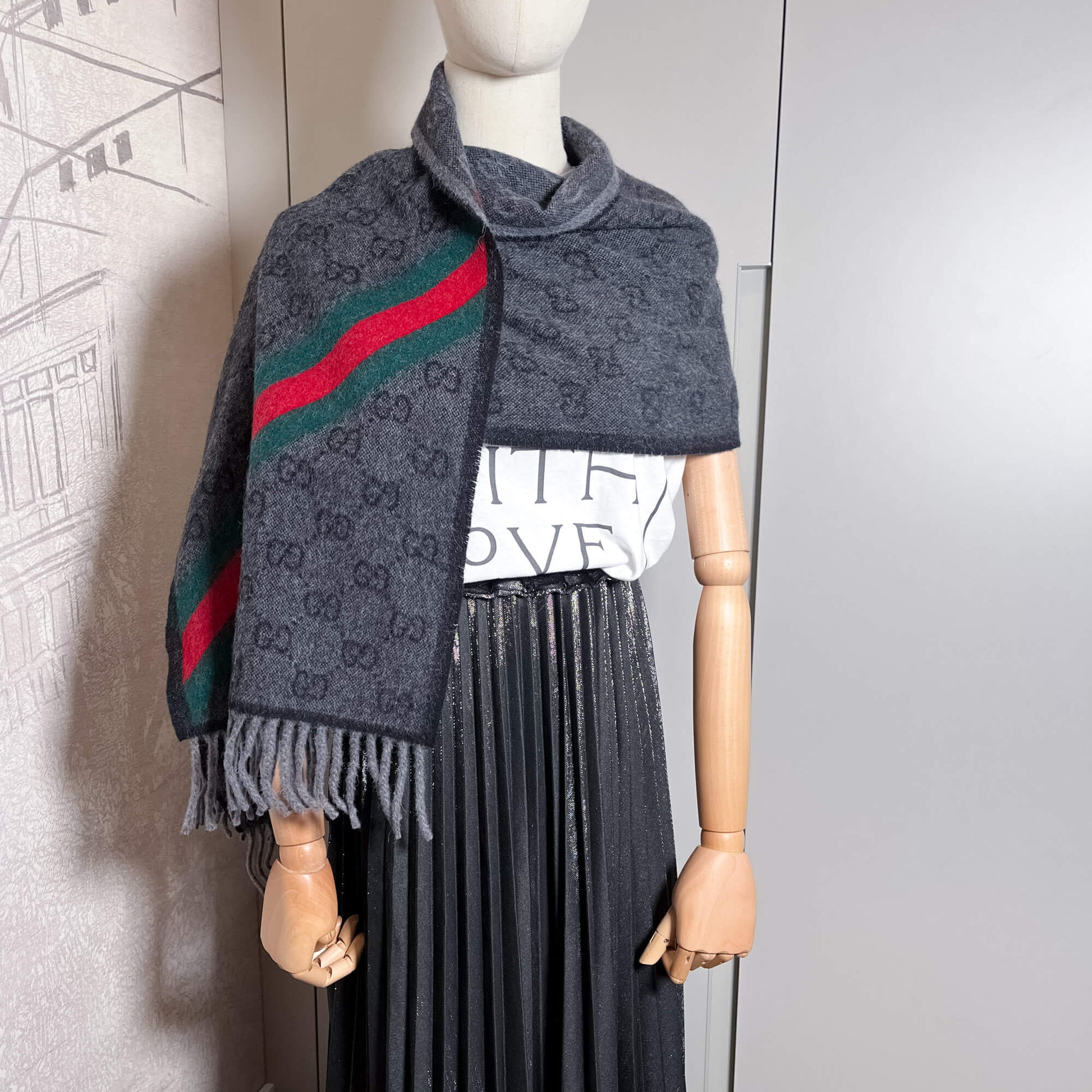 Second hand Gucci Scarve 190X37 GG Wool Stripe Grey - Tabita Bags