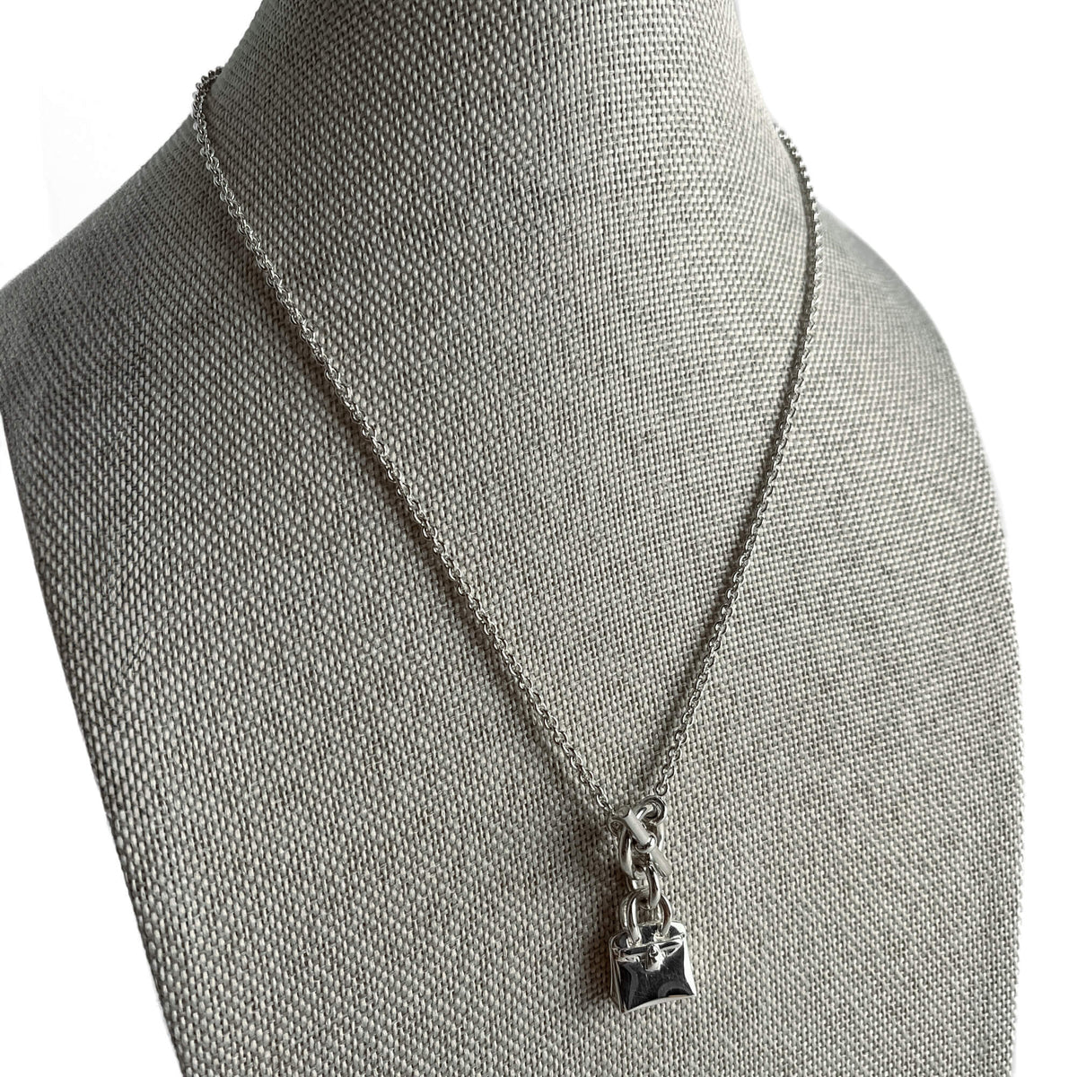 Second hand Hermes Amulettes Kelly Silver Necklace - Tabita Bags