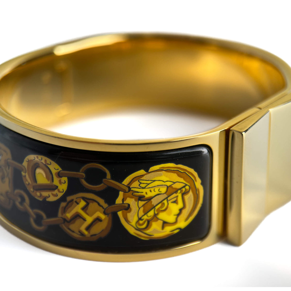 Second hand Hermes Enamel Gold Plated Metal Clic Clack Bangle 6 Cheval Et Harnais Bicolor - Tabita Bags