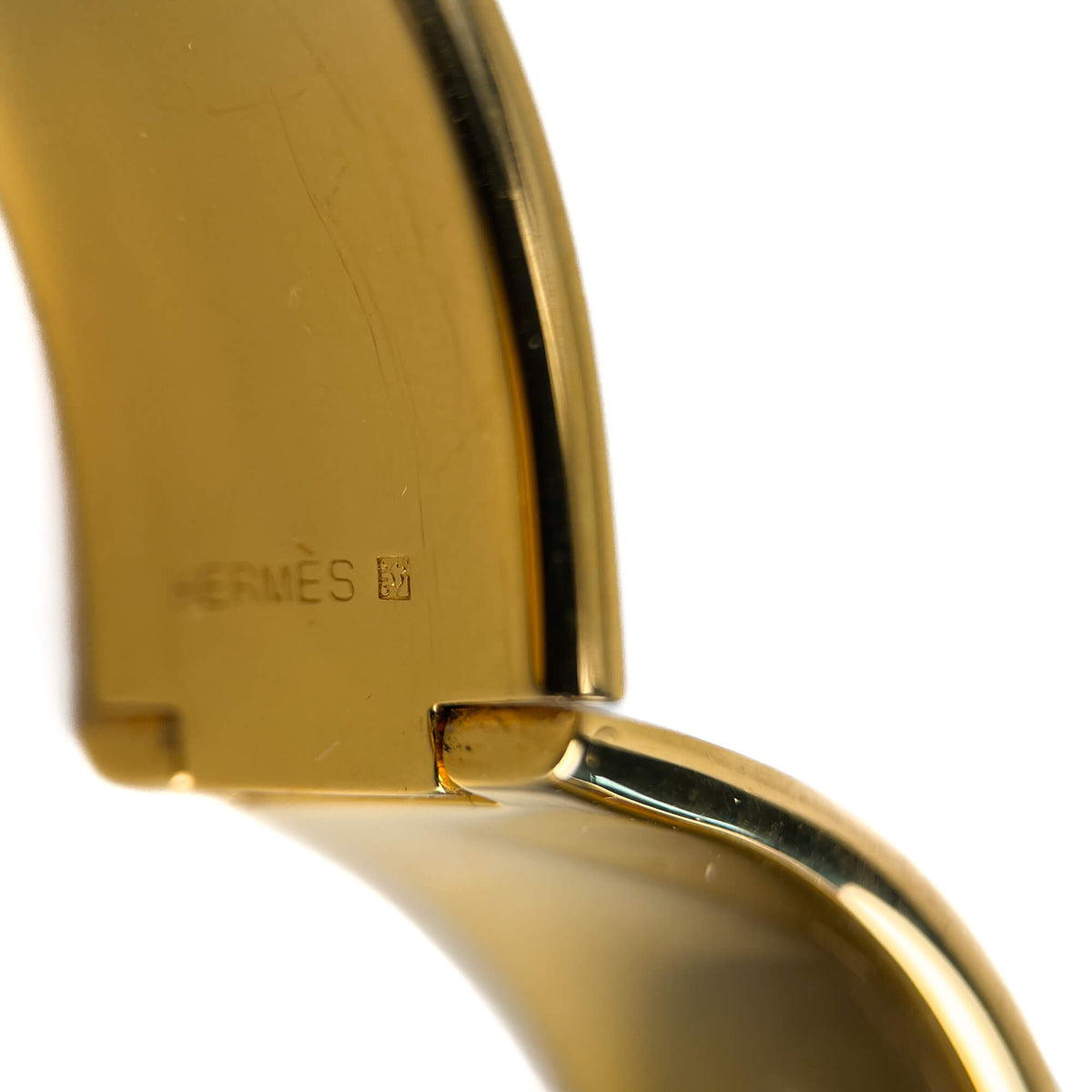 Second hand Hermes Enamel Gold Plated Metal Clic Clack Bangle 6 Cheval Et Harnais Bicolor - Tabita Bags