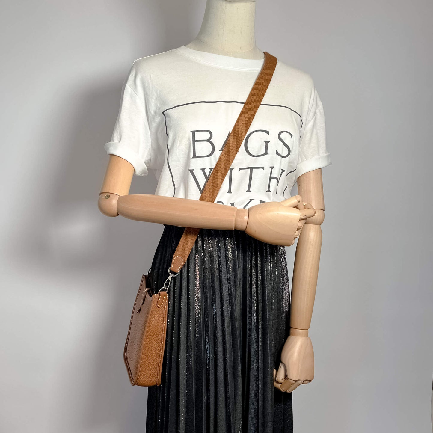 Second hand Hermes Evelyne 16 TPM Amazone Taurillon Clemence Leather Hobo Bag Gold - Tabita Bags