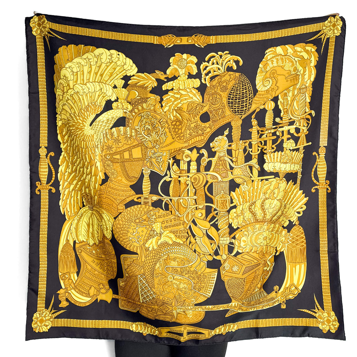 Second hand Hermes Foulard 90 Silk Armetes en Panache Black - Tabita Bags
